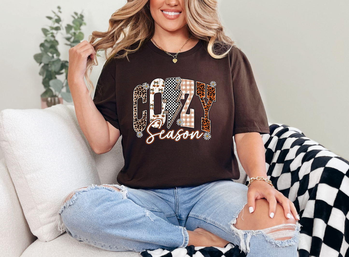 COZY SEASON HOLIDAY TEE/SWEATSHIRT