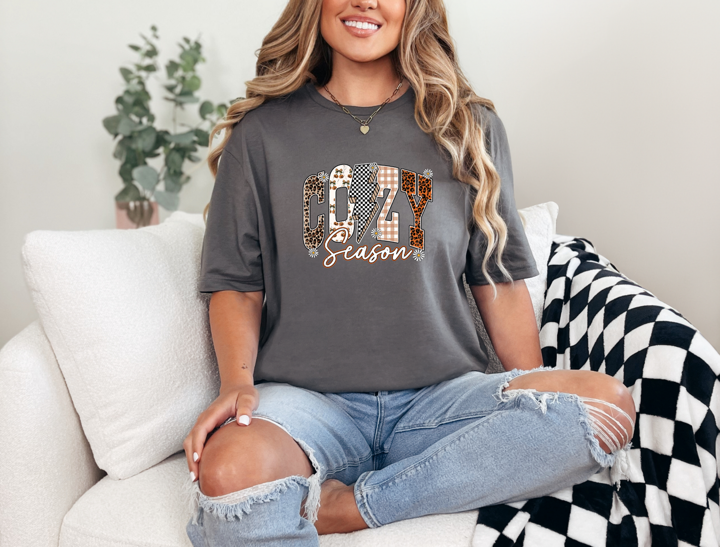 COZY SEASON HOLIDAY TEE/SWEATSHIRT